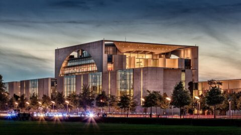 N1 debate questions Vučić pardons for 49 people